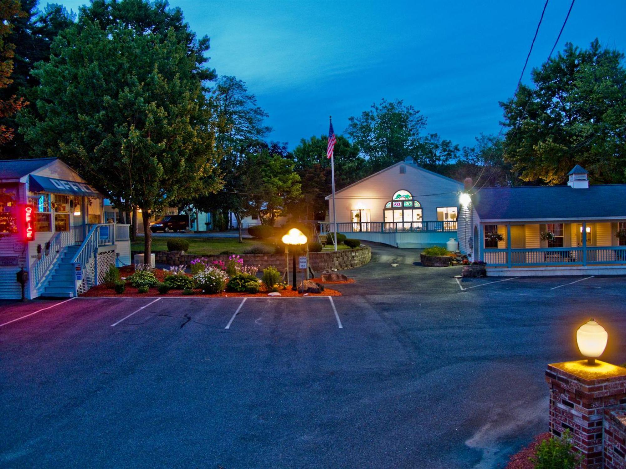 Exit 5 Resort & Condominium Saco Exterior photo